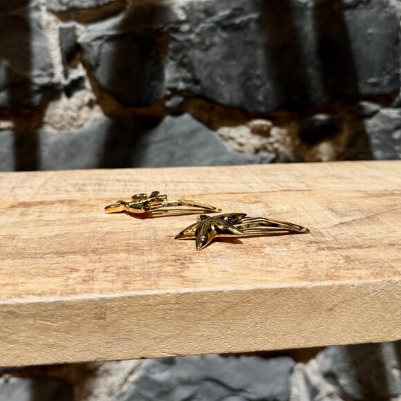 Saint Laurent Gold-Tone YSL Cassandre Set of 2 Hair Clips - Picture 7 of 9